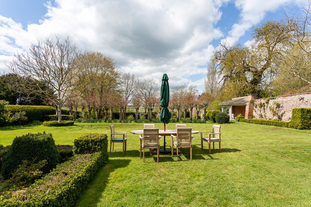 Riverside Manor Cotswolds Olivers Travels 2