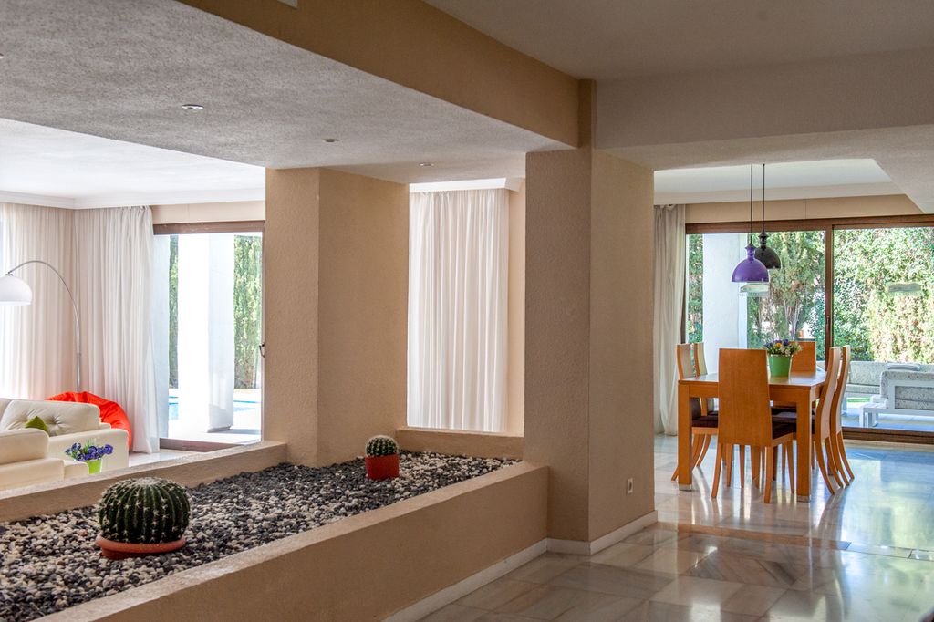 Villa Pensamiento Costa del Sol Olivers Travels 003