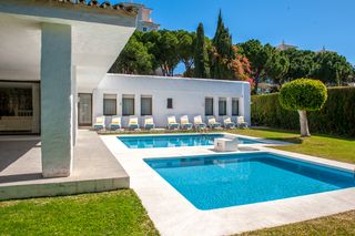 Villa Pensamiento Costa del Sol Olivers Travels 001